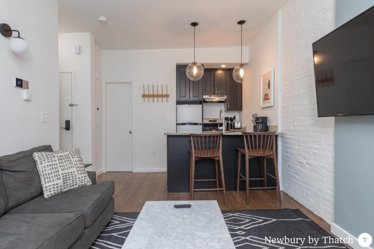 304 Newbury Street By Thatch Boston Eksteriør billede
