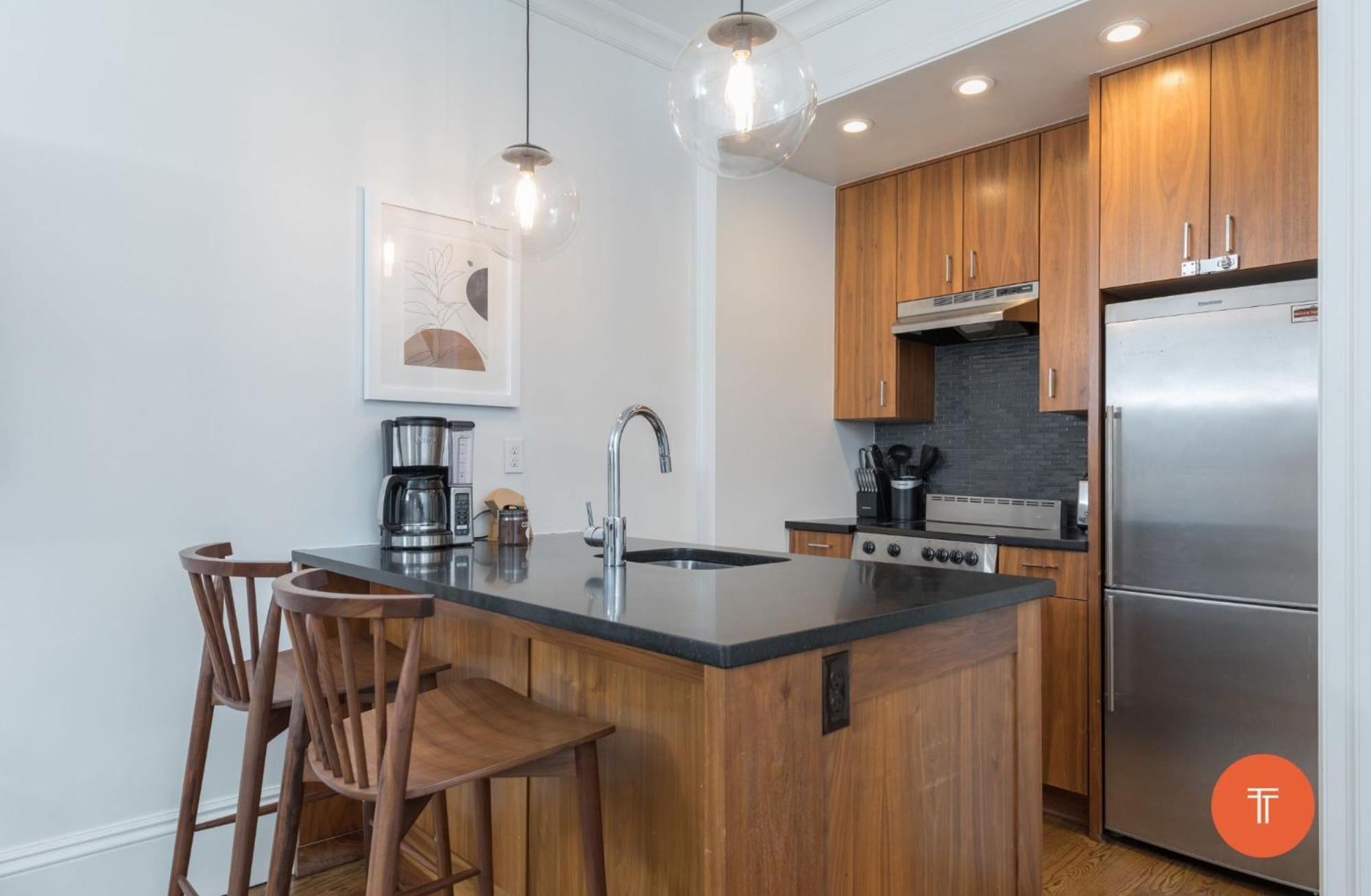 304 Newbury Street By Thatch Boston Eksteriør billede
