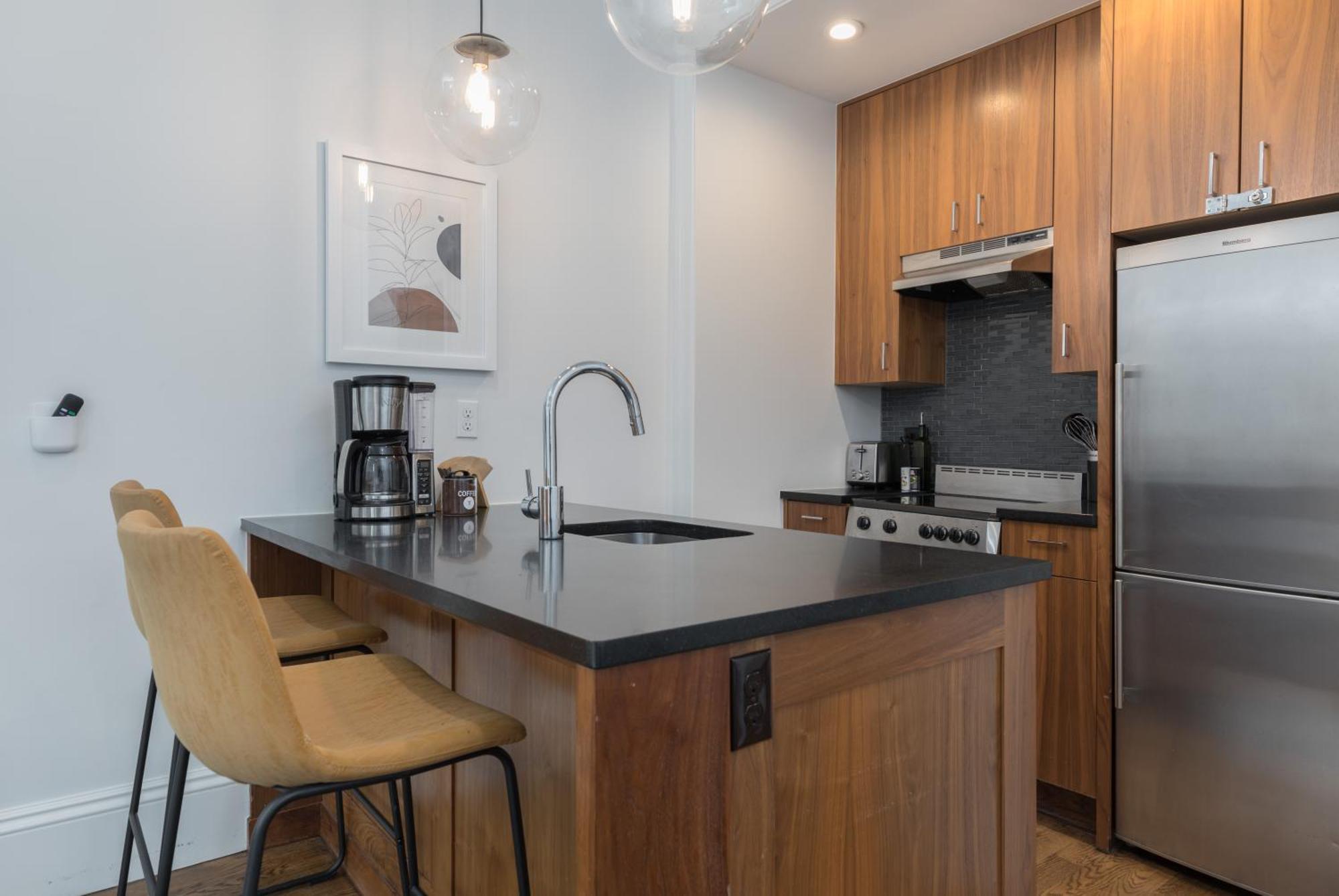 304 Newbury Street By Thatch Boston Eksteriør billede
