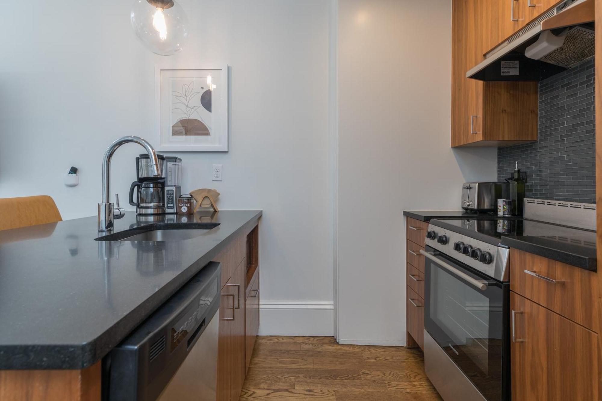 304 Newbury Street By Thatch Boston Eksteriør billede